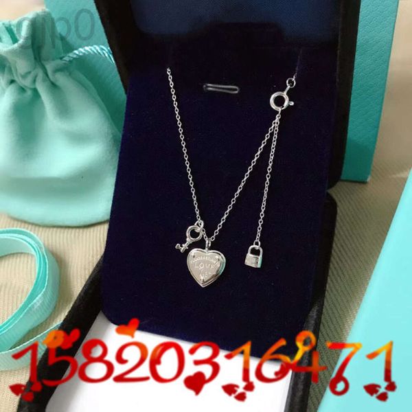 Desginer Tiffanybracelet Tiffanie T Home Key Necklace 925 Sterling Silver a forma di cuore Testa a forma di cuore Love Female Clavicle Female