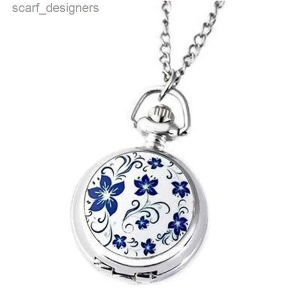 Pocket Watches Paarmodelle Klassische Mode Retro Quarz Silber Lotus Blue Blume Pocket Y240410