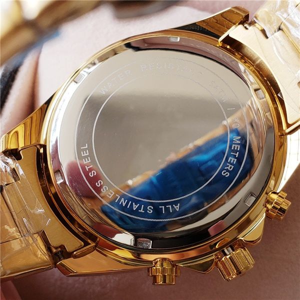Gold Three Pin Pin Watch Designer Relógios homens quartzo relógio painel de metal aço inoxidável moda de luxo Relógio de 44 mm Diâmetro Exibir calendário Comercial Watch Watch