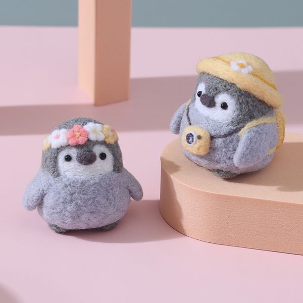 Unfertigte Filzkit Kaninchen Frauen kleine Pinguin Wolle Nadel Filzkit Paket DIY Handgemachtes Puppenspielzeug Pinguin Geschenk für Freundinnen Mädchen