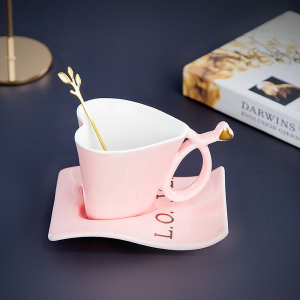 Nordische Kaffeetasse Haus hell Luxus hängende Ohren Love Keramic Original Breakfast Cup Set hochwertiger Becher Tee Tassen Tischgeschirr Geschirr