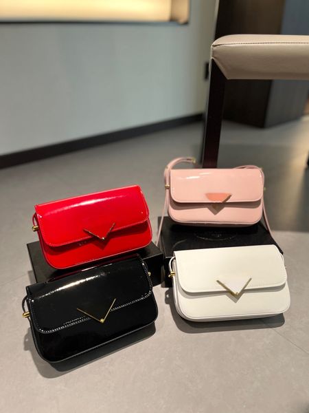 Şık yeni omuz çantaları klasik tasarımcı çantaları sevimli mizaç çantası üst düzey trend omuz crossbody çantası çok yönlü flip cüzdan