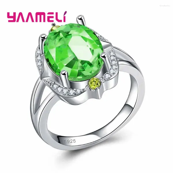 Anelli a grappolo Fashion Big Green Stone Ring per il regalo di compleanno femminile Ornamenti di anniversario della festa 925 Sterling Silver