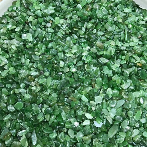 100g yeşil jasper kristal çakıl mineral kristal çip boncuklar ev veya çeşme dekoru yuvarlanmış taş dejauss iyileştirici reiki