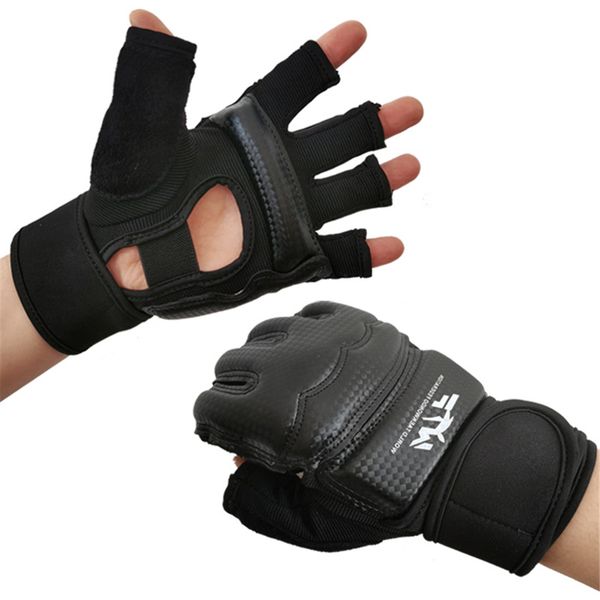 Luvas de Taekwondo pretas Criança meio dedo boxe de dedos MMA Muay Thai Punchando Mitts Men Women Pu Leather Hand Protector White