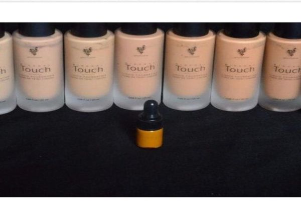 Younique Liquid Foundation 10 Farben Feuchtigkeitscreme Gesichtsfeuchter Feuchtigkeit dauerhaftes Fundament Delikates Pulver 20 ml Schiff 3370749