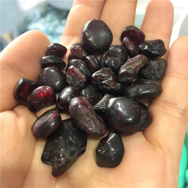 Dekorative Figuren 100 g natürlicher Granat stürmte Stein Rotwein Kristall Quarz Heilungsprobe Mineralien Home Schreibtisch Aquariumdekoration