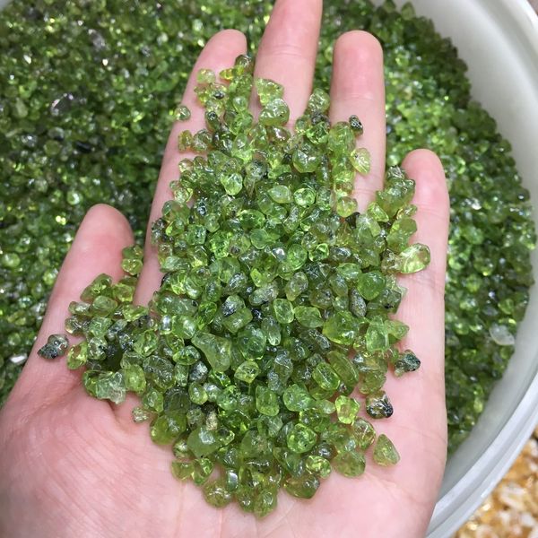 Natural Olivingrün Stein Peridot Kies Gestein Kristall Quarz Mineral Quarz Kristalle Natursteine