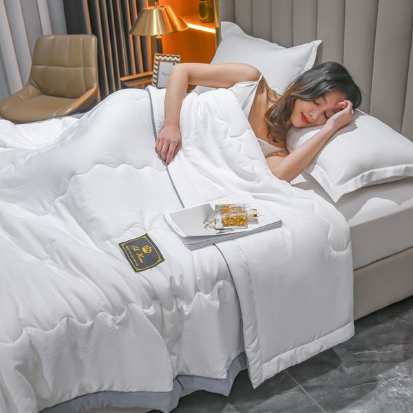 Clanta de resfriamento macio de verão fino colcha de sofá -cama respirável capa cinza branca edredão fofo colabor dos colches colchão com os edredons queen size size size