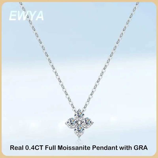 Подвесные ожерелья Ewya Real 0,4CT Clover Moissanite Подвесное ожерелье для женской партии S925 Серебряные серебряные колье с серебряными бриллиантами.