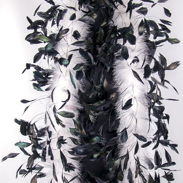 800pcs schwarze Hühnerfedern und 50 g weiße Truthahnfeder Boa 2 Meter dekorative Feder für Hochzeitskarneval -Kleidungsstücke