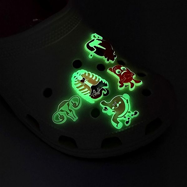 1 pezzi Ciondoli per scarpe mediche luminose per scarpe zoccoli Accessori per scarpe luminose decorazioni fluorescenti in The Dark Friends Regalo