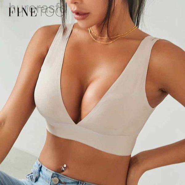 BRAS Finetoo Deep V Women Bras Push Up gepolsterte Tops weibliche sexy drahtlose Unterwäsche Ladies Plus Size Bralette Girls Gedrückte Dessous 240410