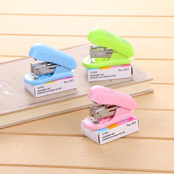 Portable Stapler Set 400 PCs 24/6 Staples Office Hefter mit Stapelentferner 20 Blätter Kapazität für Erwachsene Home Office Y3NC