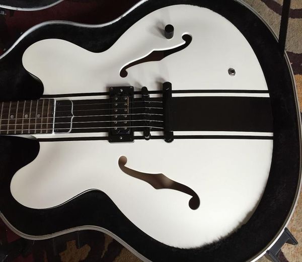 Selten 333 Tom Delonge Signature Semi Hollow Body White Black Stripe Jazz Gitarre Schwarze Körperbindung Single Pickup Schwarz H7126325