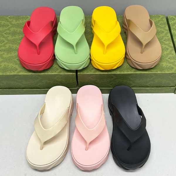 Designer Flip Flops Women Thong Platform Sandals Slipisti in gomma Slipisti estate Scivide esterne a gocce morbida con scatola 554