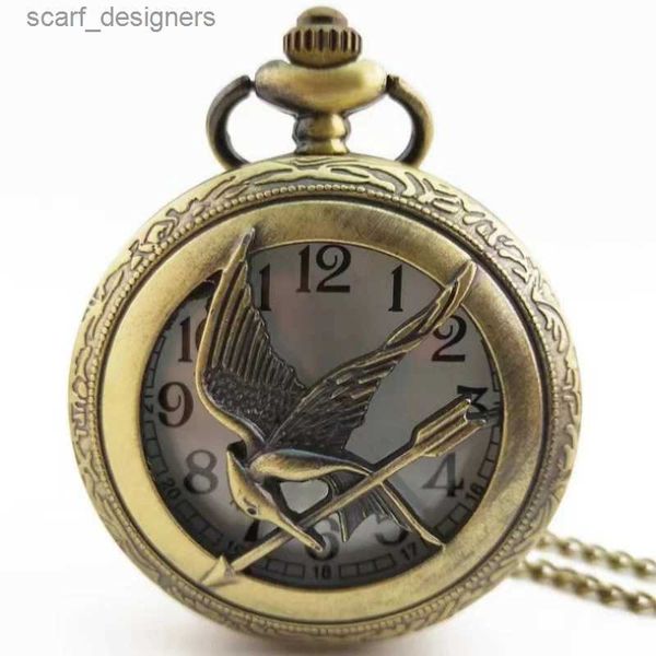 Relógios de bolso Retro Quartz Games Hunger Popular Hollow Mockingbird Design elegante Bronze Pocket Y240410