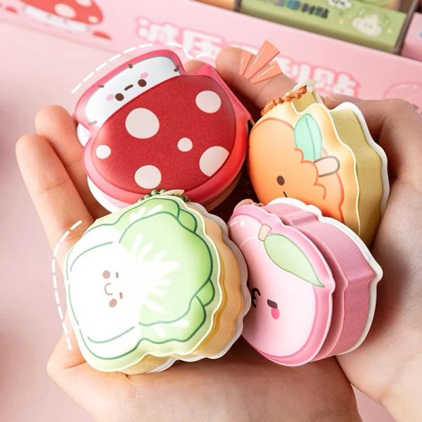 Notizen 4 PCs Portable Pocket Notebook Student Anhänger Kawaii Stationery Mini Klebstaberben Süßes Klebstoff Note Bürogeschenk mit Nachricht