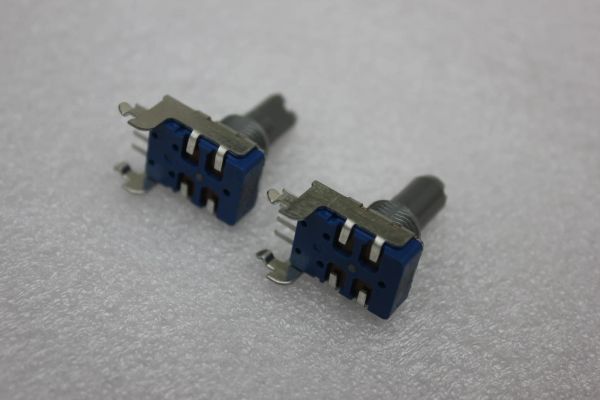 Karten für Roland Keyboard -Lautsprecher KC110 KC350 KC550 KC880 Original importiertes Volumenpotentiometer