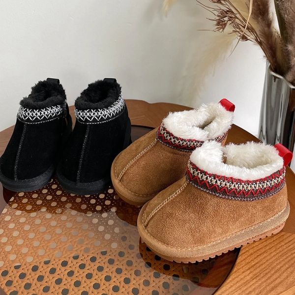 Botas 2023 Novas botas de neve retrô para crianças meninas fofas tecendo botas de inverno com pelúcia grossa para criança pequena princesa