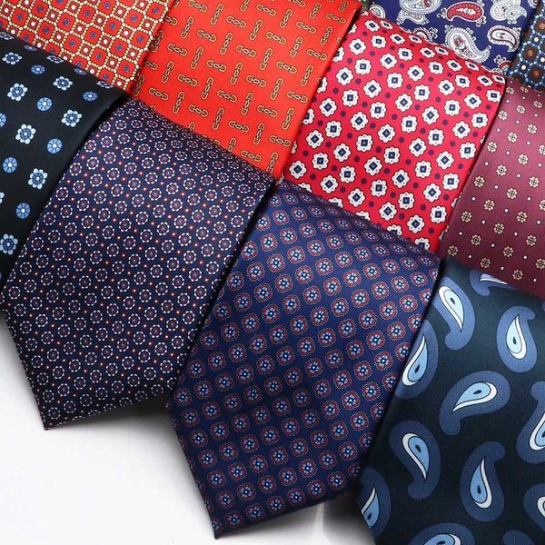 Hals Bindungen heiß verkaufen elegante Polyesterausschnitt Blue Paisley Krawatte für Hochzeitsfeiern tägliche Hemdsets Krawattenzubehör Dekorative Geschenksc240410