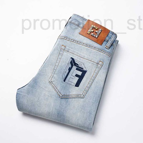 Jeans masculino Designer de jeans Primavera/verão fino fit small pés de moderna marca de monstro azul claro q9lm