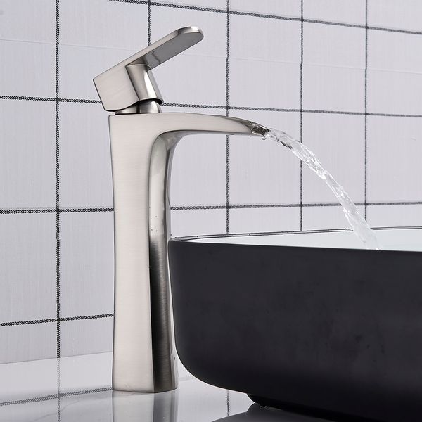 Chrombadesbecken Messing Wasserhahn Becken Waschbecken Wasserhahn Wasserfall Ausstrahlglas Badezimmer Kran Coldhot Wassermischer greifen Badezimmer Wasserhähne auf