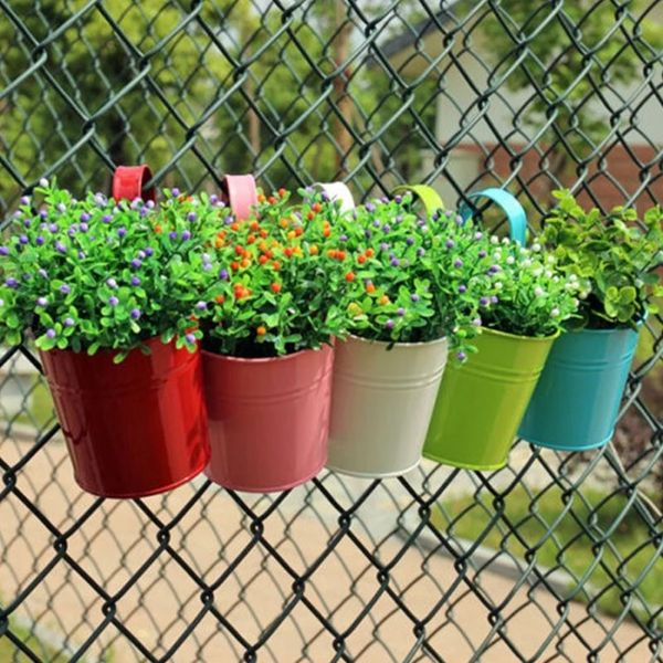 10 Farben hängende Blumentöpfe Haken Wandtöpfe Garten Töpfe Balkon Pflanzer Metall Eimer Blumenhalter Blumenpot Zinnschaufel