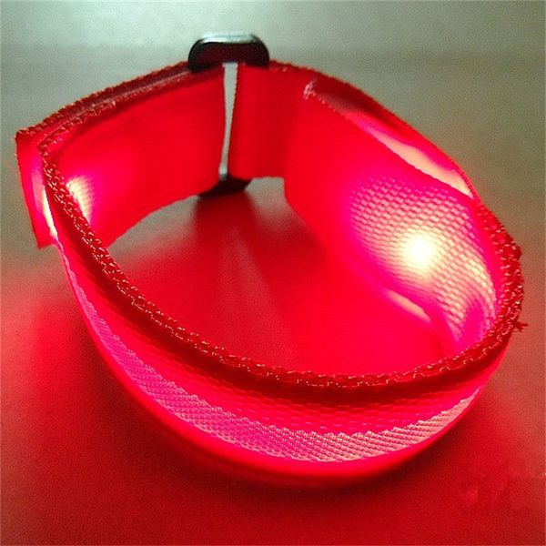 NOVO Design Hot Sale Hot Sale 50pcs/lote LED Bracelet Light Up On Flashing Bracelet para festa de aniversário/materiais de Natal