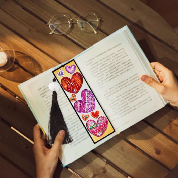 Pelle fai da te a forma speciale dipinto diamantato di pittura love heart nake a mosaico bookmark