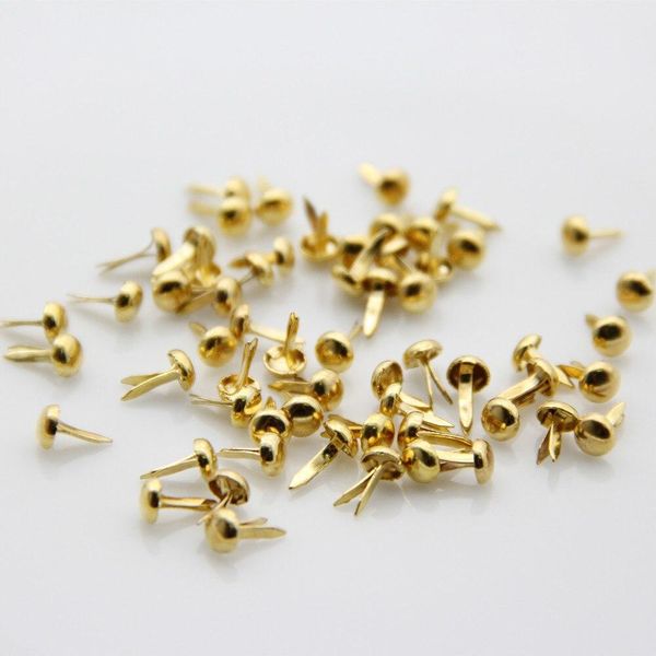 Mini Brads in metallo rotondo da 4,5 mm/8 mm Spike per gli accessori artigianali fatti a mano fissate per abbellimenti per abbellimenti di scrapbooking.