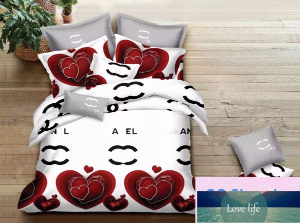 Bedding Set Designer de luxo Quatily Classic Letter Imprimir Love Imprimindo Passagem da colcha Fronha 4pcs Conjunto de cama de algodão puro Conjunto de roupas de cama