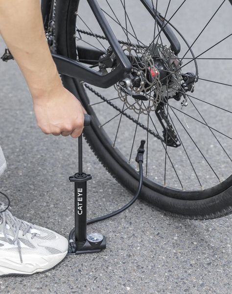 Tragbare Fahrradpumpe mit Radfahren Pumpe Legierung mit Messgerät 120psi kompatibler Presta Schrader MTB Road Bike Reifenflor