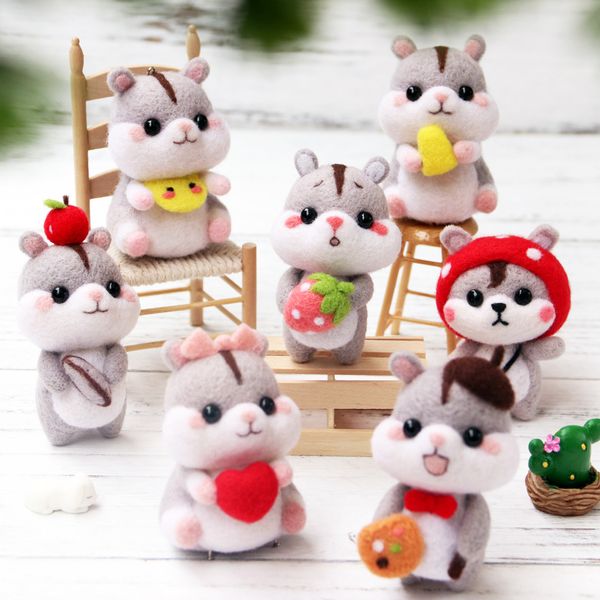 Nicht-feindliches Filzkit Naughty Cute Hamster Haustiere handgefertigtes Spielzeugpuppenwolle Felt gepokiertes Kitting Nicht-feindliches DIY-Woll-Filzungspaket
