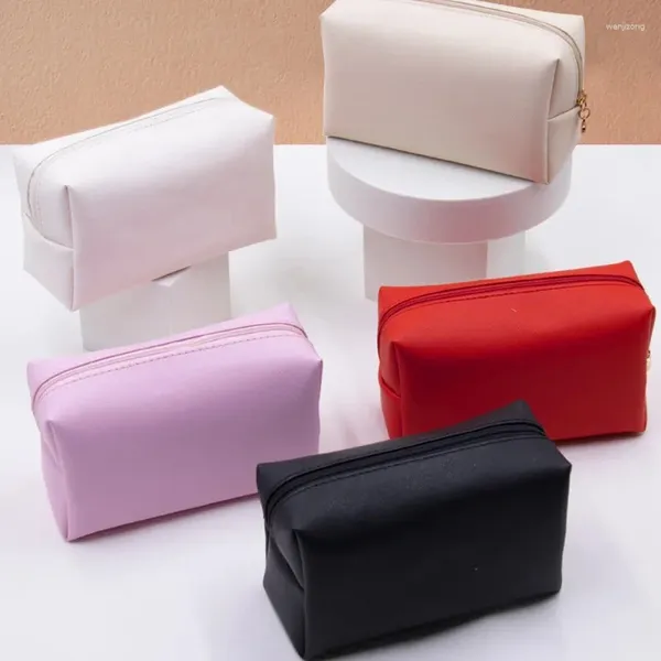 Aufbewahrungstaschen Koreanische Ins Einfache Feste Farbe PU Leder Make -up -Tasche tragbare Reisen Freizeitmodische Kosmetik Toilette Reißverschluss Reißverschluss