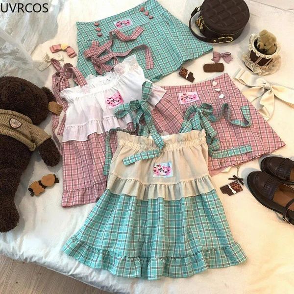 Рабочие платья розовая клетчатая юбка лолита набор женщин kawaii ruffles Bangage Cartoon Bear Print Camis Top плиссированные мини -юбки Япония Стиль сладкий