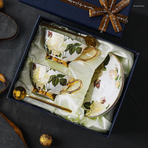 Coffeware estabelece alta beleza de porcelana de porcelana Copa final requintada de luxo da tarde britânica Conjunto de chá europeu com colher e prato