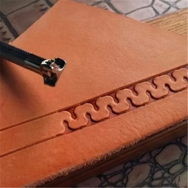 Leder Carving Prägenwerkzeug DIY handgefertigtes Leder Druckstempel Dekoratives Muster geschnitzter Stahl Grenzgrades Bastelwerkzeug Werkzeug