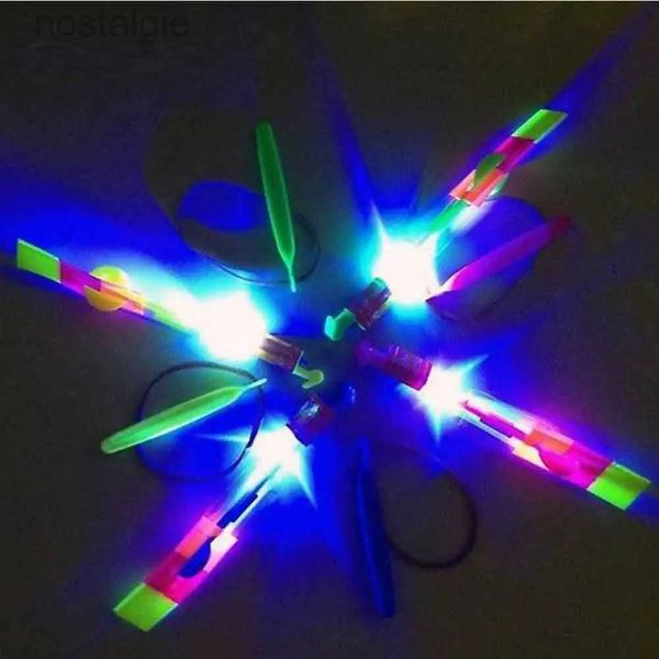 LED Flying Toys 10/PCs LED Leuchten leuchtende Spielzeugschleuder XMAS Decor Light schnell schnelles Katapult 240411