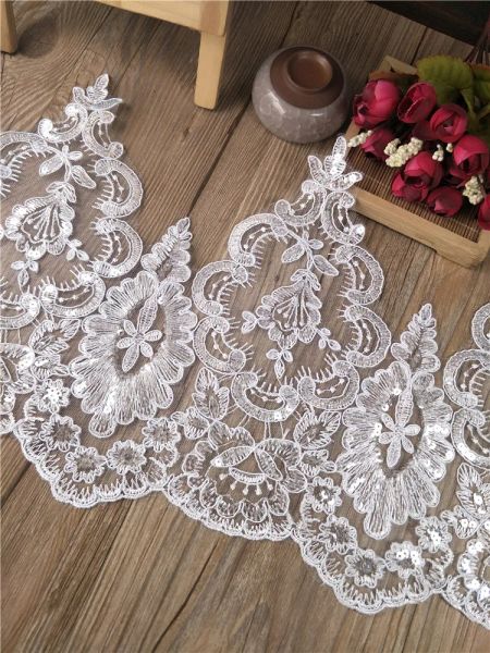 Delicado 1yard/22cm de tecido branco/marfim de lantejoulas de tecido de lantejoulas venez veneza malha de renda apliques de costura para casamento de dezembro.