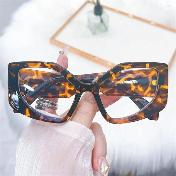 Güneş gözlükleri düzensiz kedi göz mavisi hafif gözlükler kadınlar için erkekler büyük boy poligon anti bilgisayar gözlükleri açık