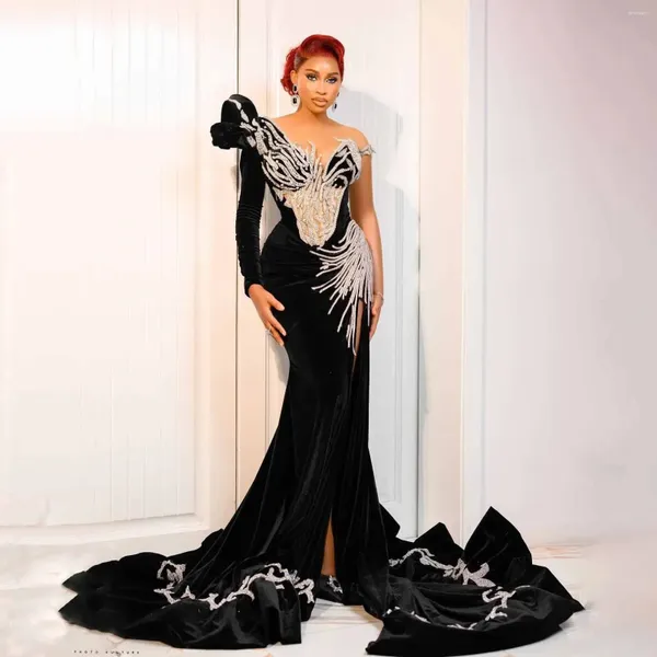Partykleider wunderschöne schwarze Samt Mermaid Prom Sexy High Slit Silber Perlen Applizes formelle Anlässe Kleid ASO EBI Abendkleider