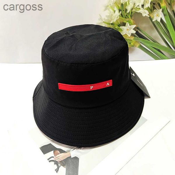 Designer Wide Brim Hats Women Men Use Luxury Chashion Triangle Metal Caps Outdoor Resort Cappello Sun Top di qualità 0iai