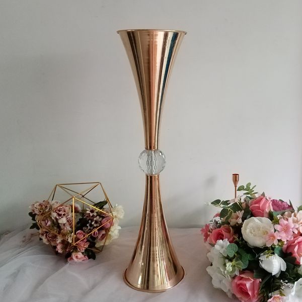 Vasos de ouro Metal Flowers Pot Crystal Wedding Centerpieces Evento Flower Road Lead for Home Hotel Decoration