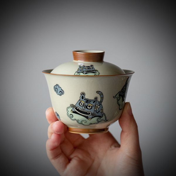 150ml Boutique Tiger Art Cerâmica Tea Tureen Homes Honey Glaze Porcelana Gaiwan Teaset Kung Fu Copos de chá pequenos Presente de ano novo