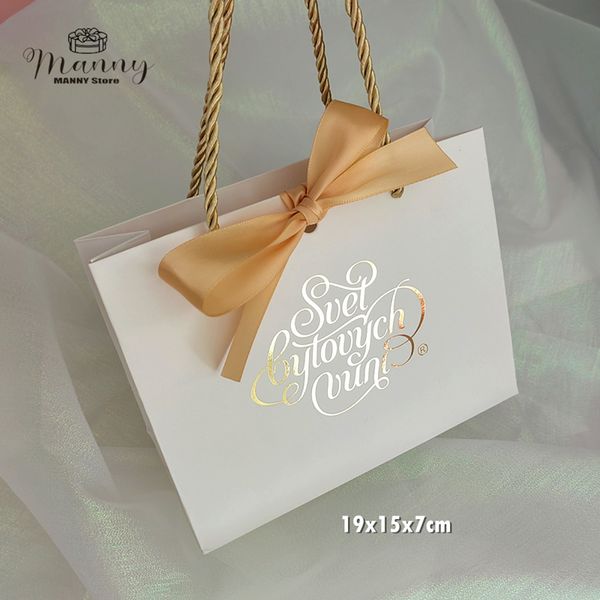 100 pcs benutzerdefinierte Logo Geschenktütenboxen, Papier -Warenbeutel großer goldener Goldtasche für Pyjamas Wäschelpackung Eith Griff