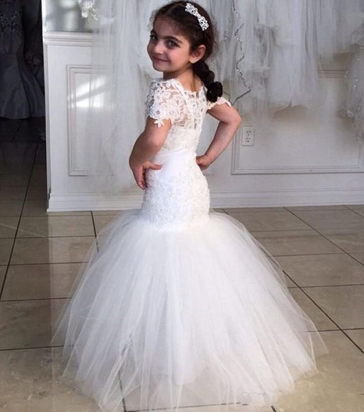 2016 Mermaid Lace Flower Girls Kleider für Hochzeit Crew Hals Kurzarm