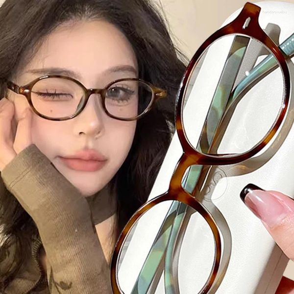 Sonnenbrille Korean Vintage Square Oval Frame Antiblau -Licht Brille Retro Leoparden rote dicke einfache Augen Weibliche Augenschutz Brille