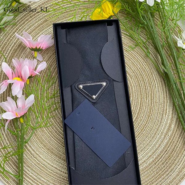 padra cravatta classica cravatta design designer designer da donna donna invertita triangolo geometrico lettere ties cravatta di seta di seta di lussuoso matrimonio