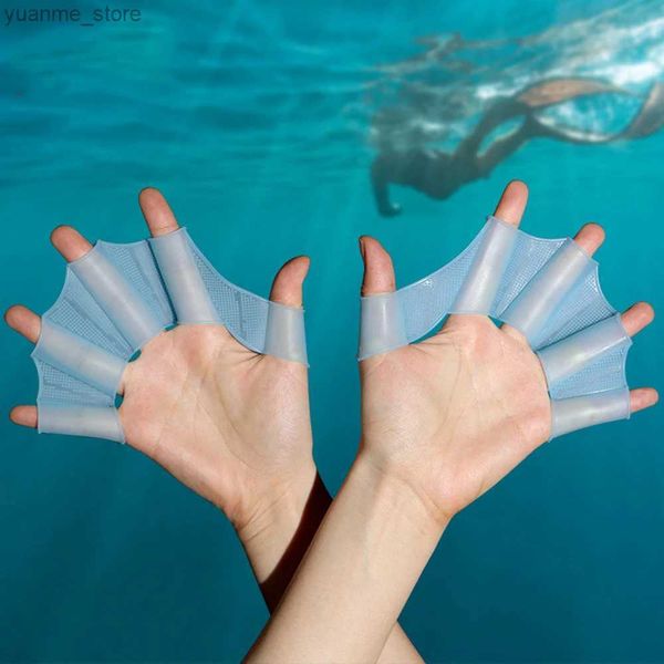 Tauchaccessoires Silikon Schwimmflosse Flip Cap Mens Childrens Schwimmbad Sport Professionelles Training Finger Hand Handschuhe Paddelausrüstung Y240410